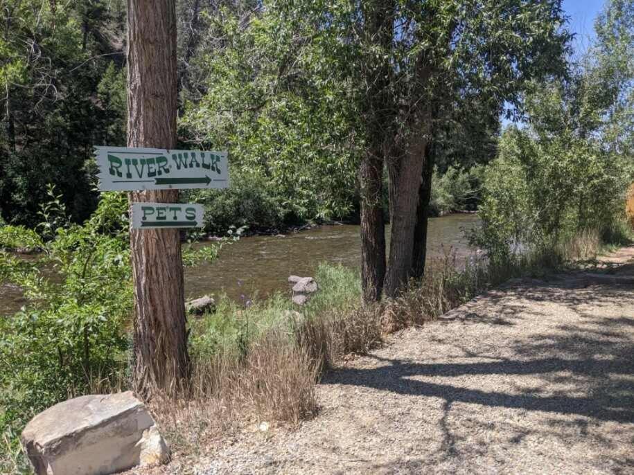 Dolores Outpost Motel On The River מראה חיצוני תמונה