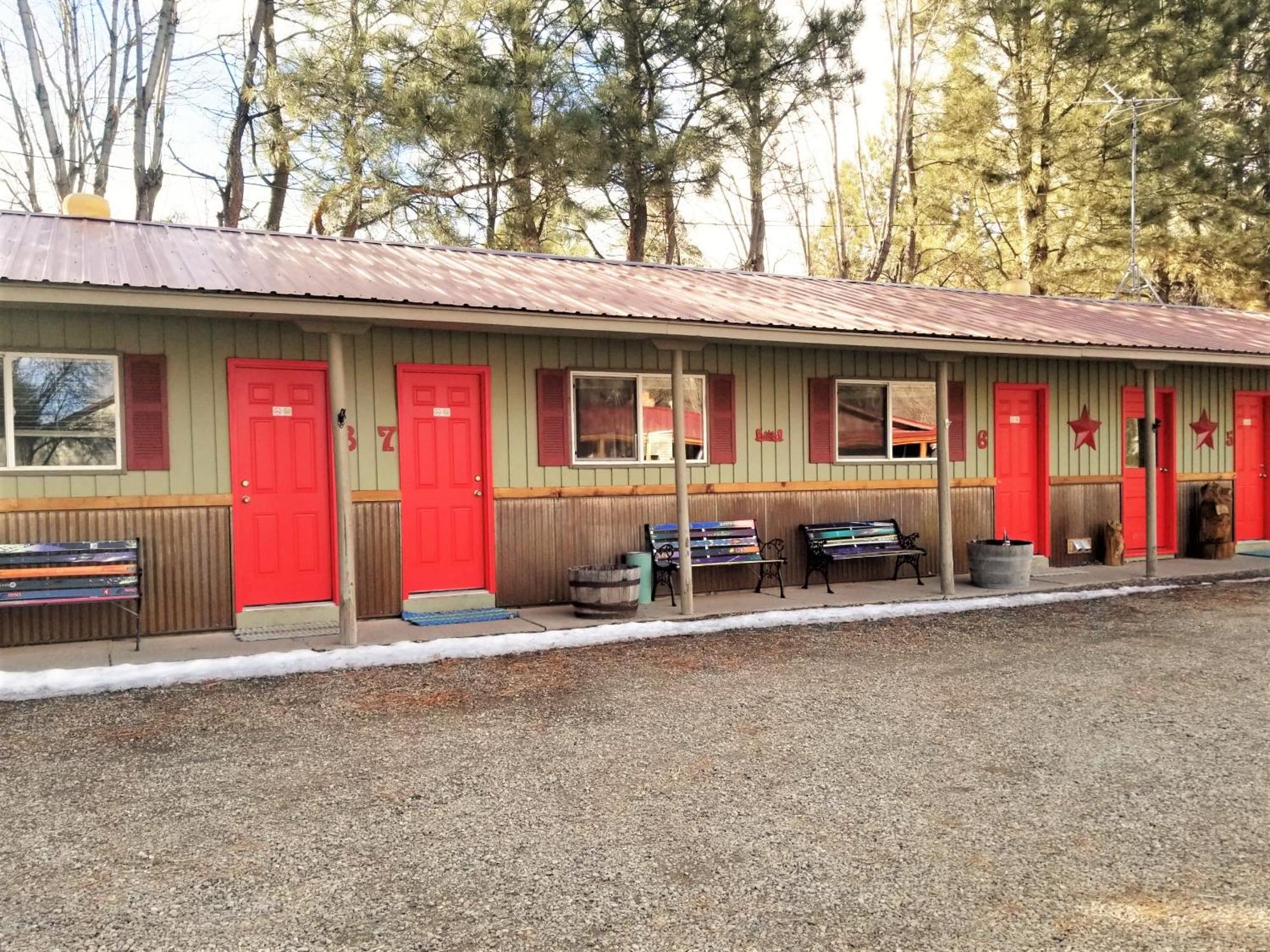 Dolores Outpost Motel On The River מראה חיצוני תמונה