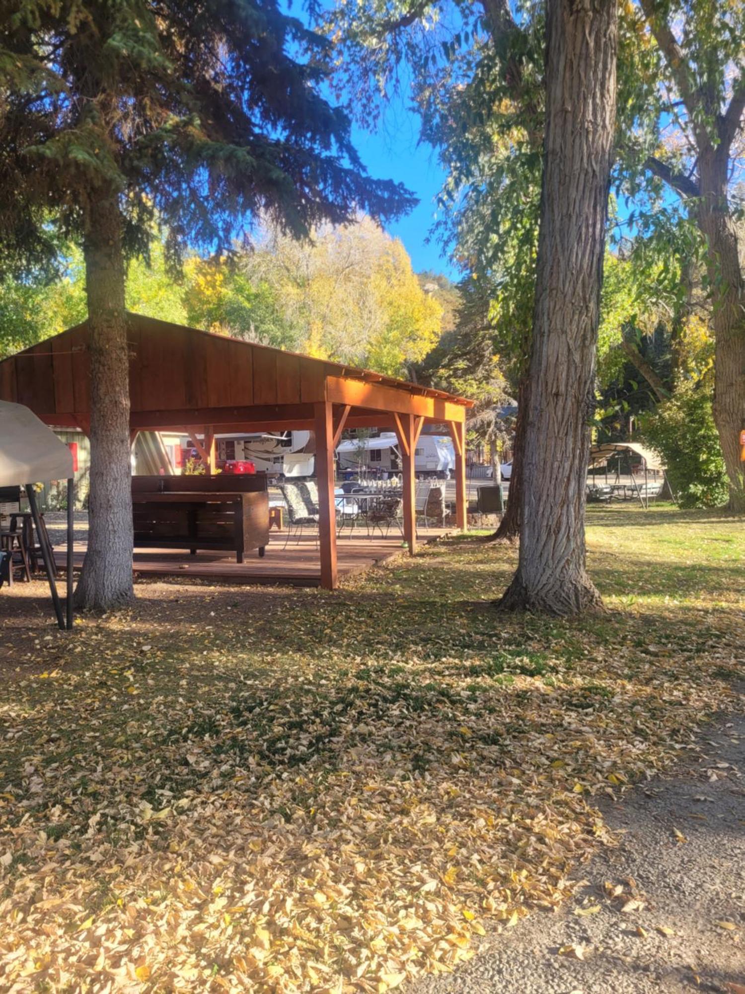 Dolores Outpost Motel On The River מראה חיצוני תמונה